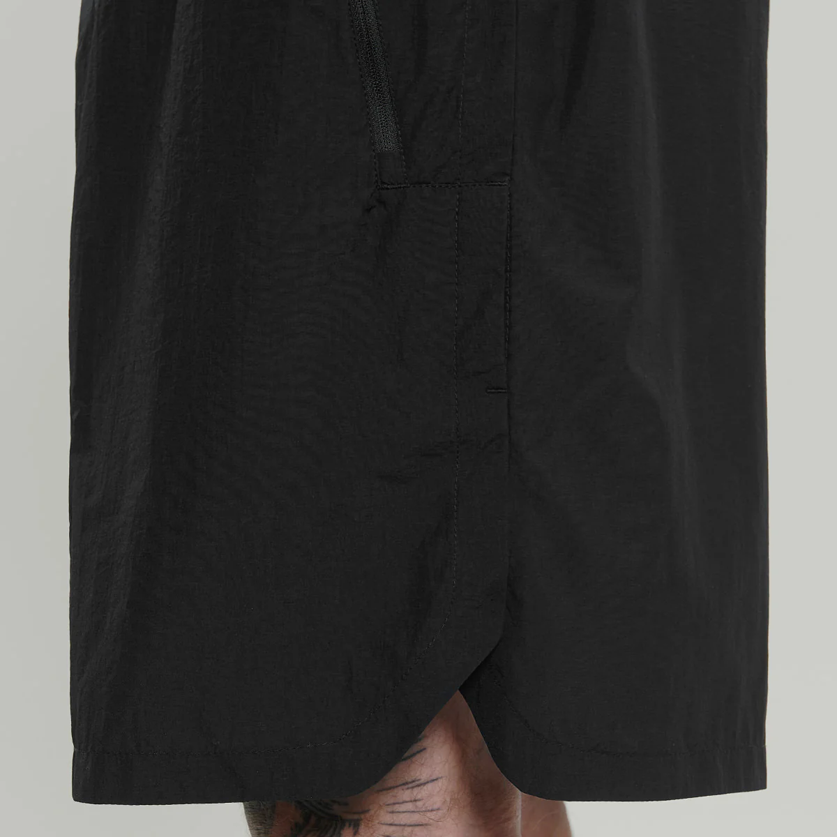 Lightweight Nylon Shorts With Airing Gen.1 RD-LNSWA_GEN.1 BLACK - Image 11